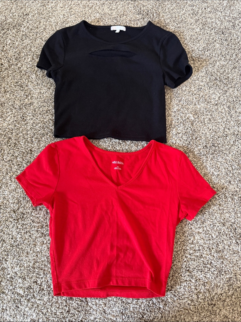 2 women’s / juniors crop tops size XS